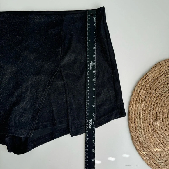 Shein Black Shimmering Shorts Size 3XL - Picture 3 of 6